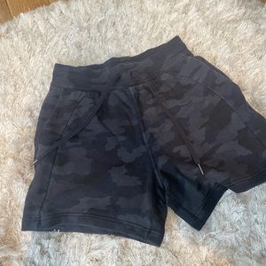 Lululemon scuba shorts